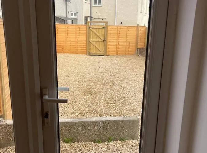 Lovely In 5 Μπρίστολ